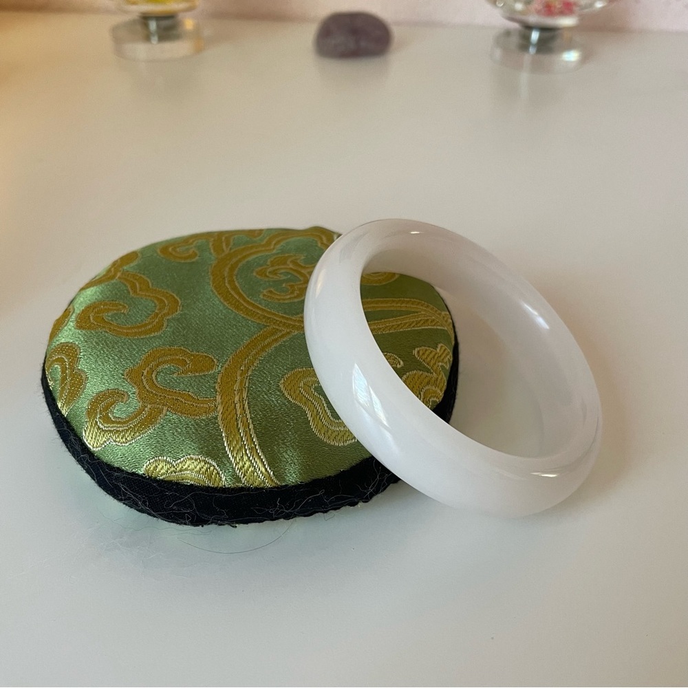 Authentic Natural Jade bangle - Picture 3 of 5